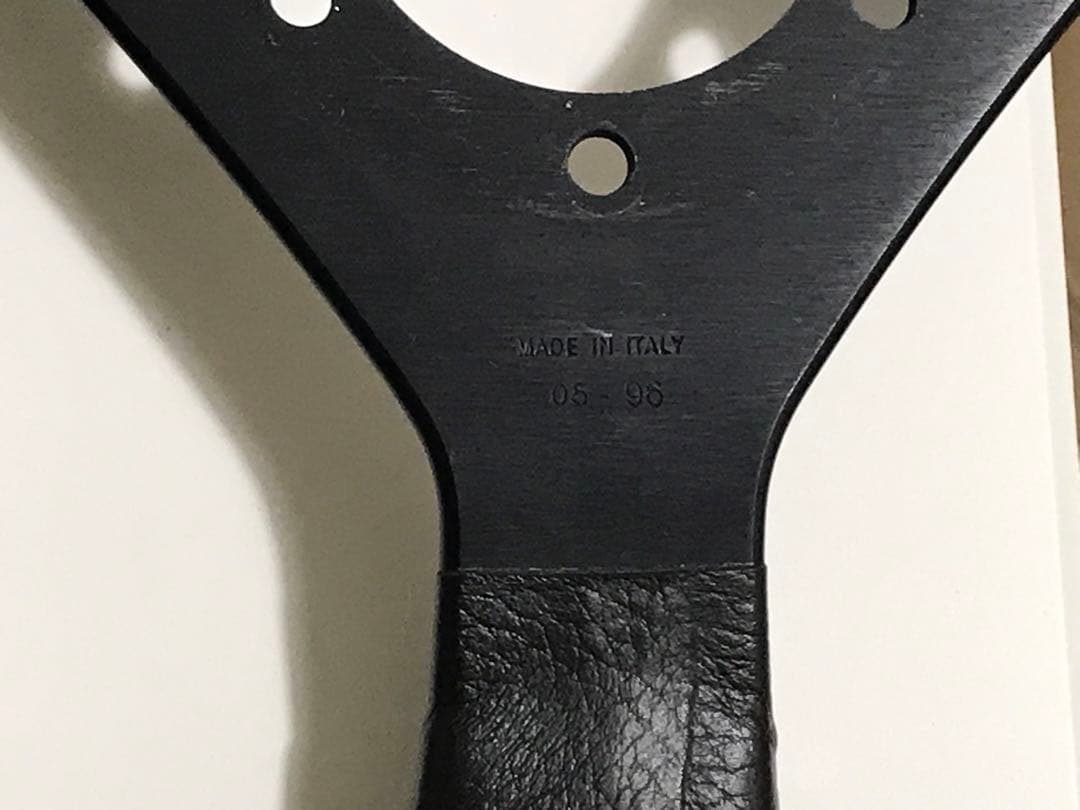 MOMO モモ　ベローチェ32センチステアリング