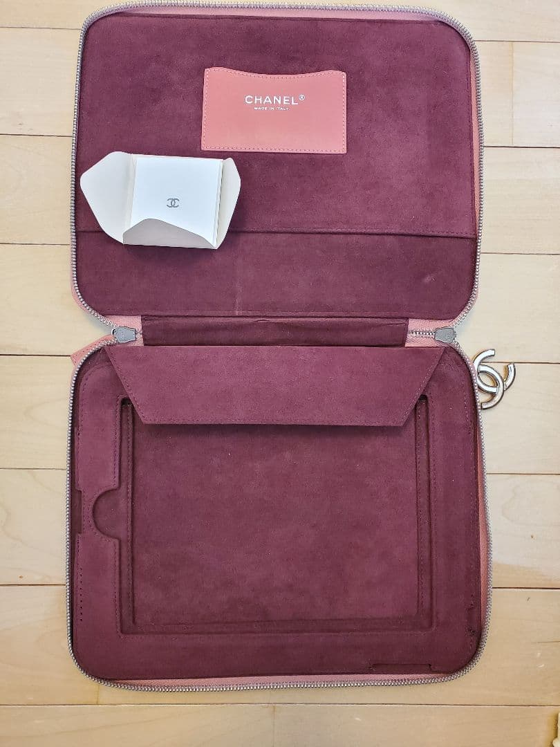 CHANEL　ピンク キルティング iPadケース