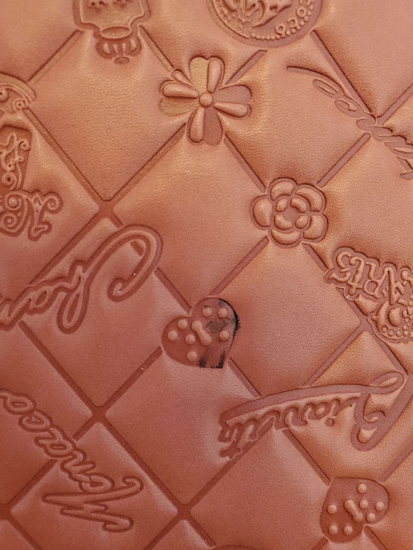 CHANEL　ピンク キルティング iPadケース