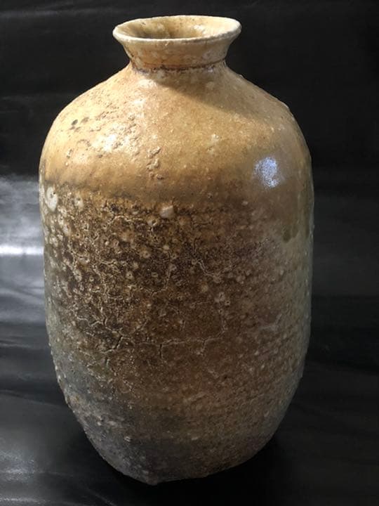 遺品整理◼️骨董収集家だった祖父のコレクションのお宝の特大サイズの壺、壷、花瓶