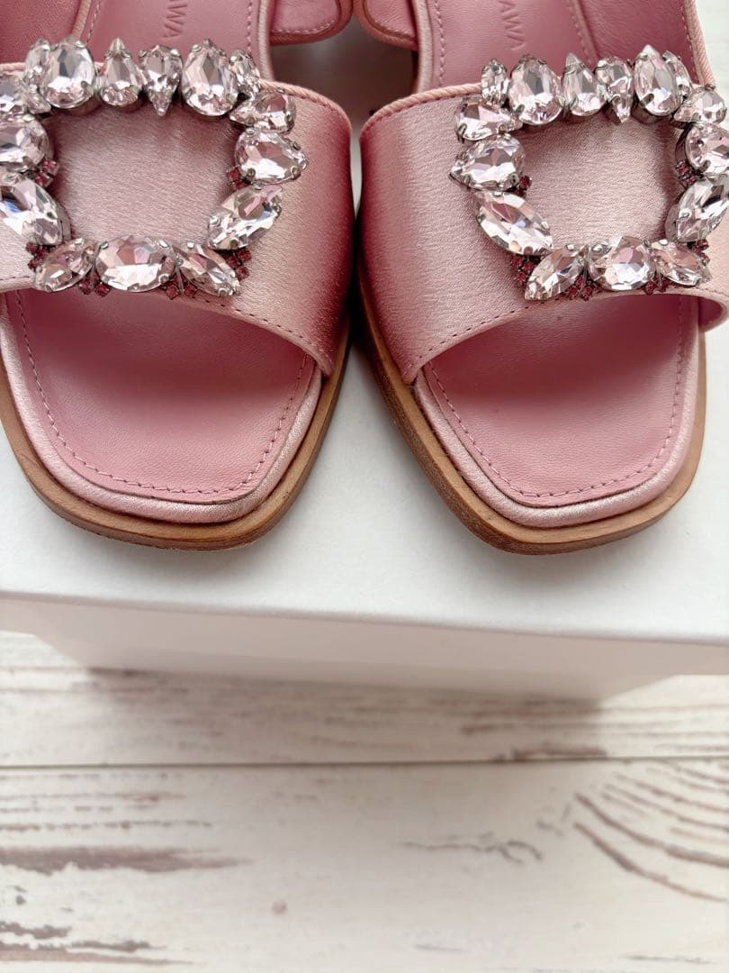 ツルバイマリコオイカワ　ビジュー バックルサンダル　ピンク