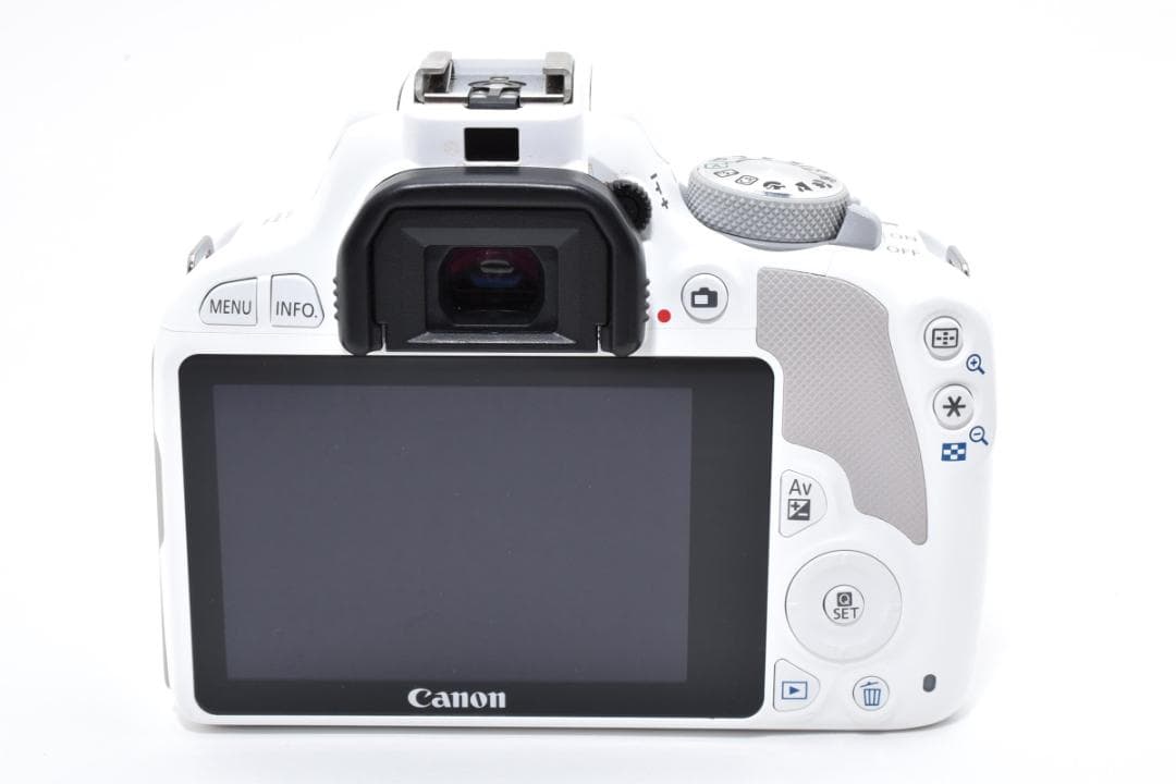 ✨女性にもおすすめ✨Canon kiss X7 ホワイト シャッター数1540回
