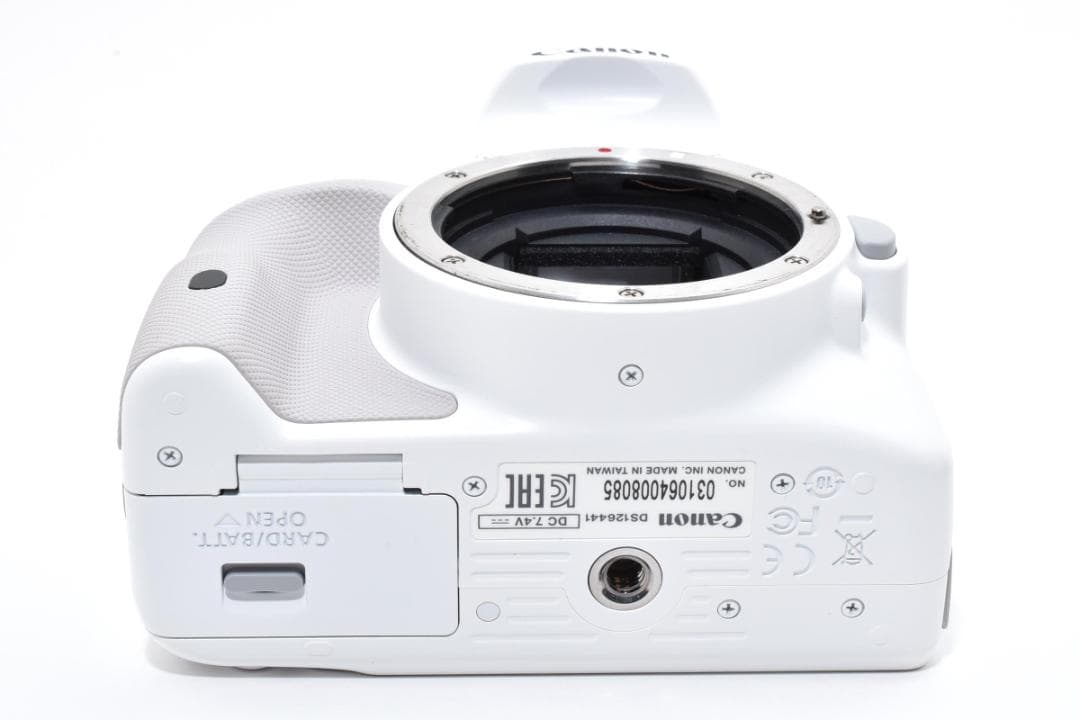 ✨女性にもおすすめ✨Canon kiss X7 ホワイト シャッター数1540回