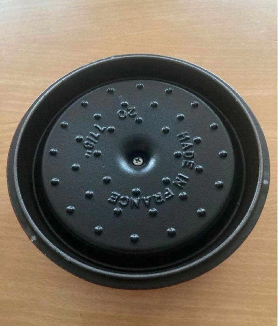 STAUB ストウブ　赤 20㎝　鋳鉄 両手鍋