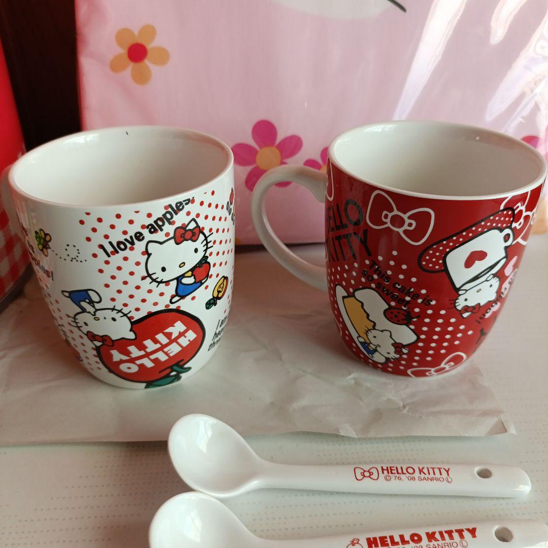 ハローキティ　ビッグバケツ缶　掛け布団カバー　スプーン付きマグカップ　セット