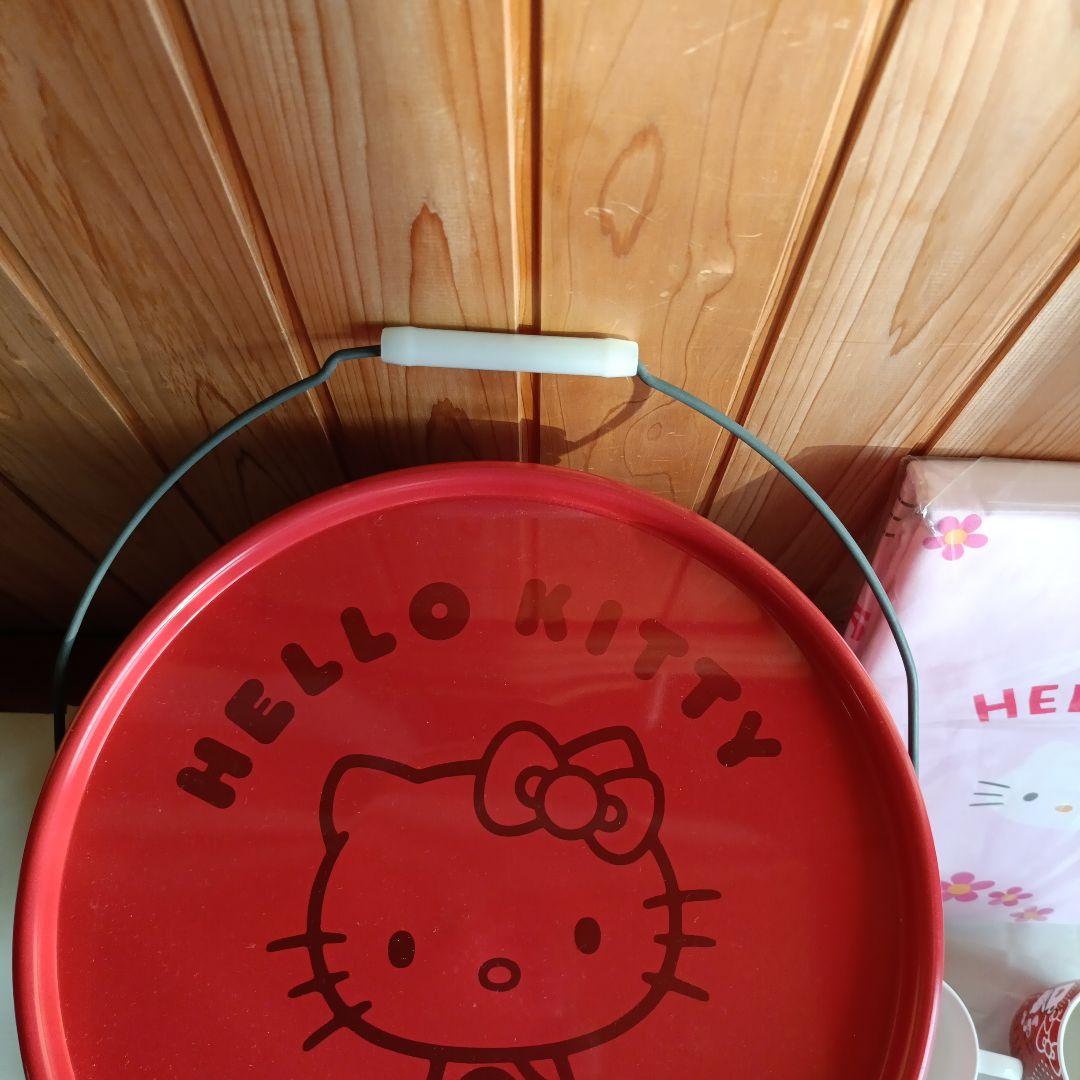 ハローキティ　ビッグバケツ缶　掛け布団カバー　スプーン付きマグカップ　セット