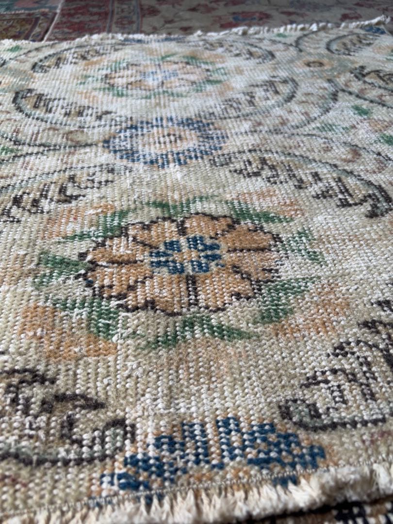 花柄ラグ・トルコラグ　ヴィンテージ　アナトリア