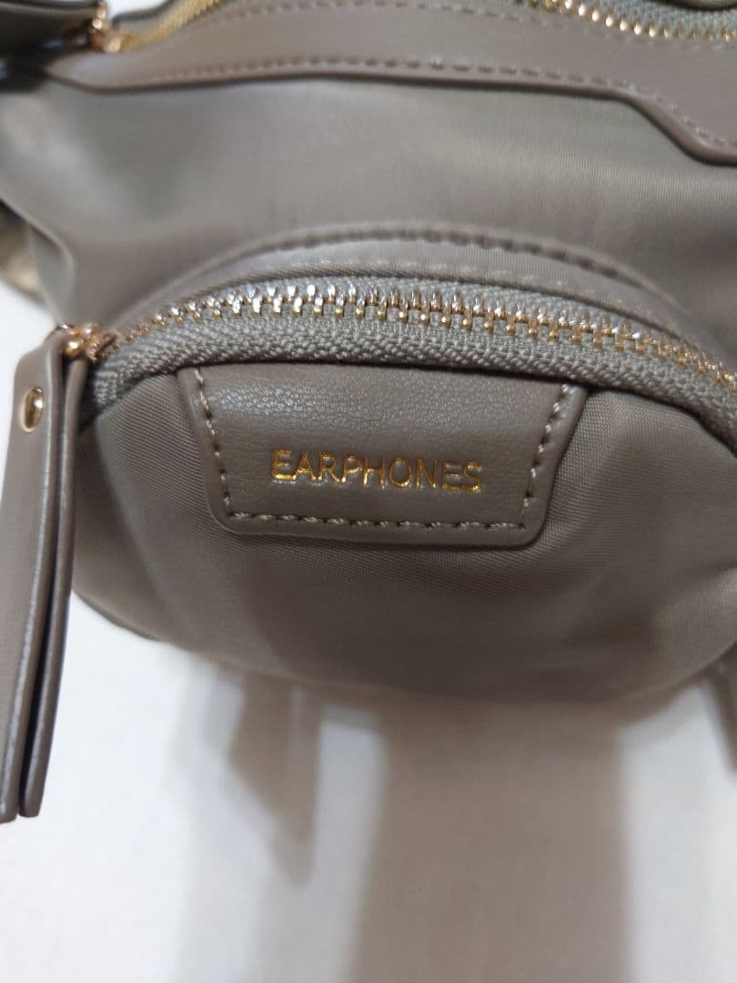 新品タグ付き ペシンシャ ポケットデザイン ショルダーバッグ グレー