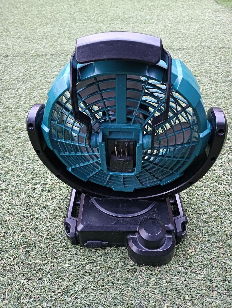 値下げします。‼️Makita 充電式ファン バッテリー2個付き