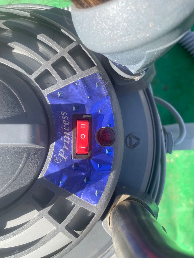 アメリカ製　業務用の乾湿両用掃除機