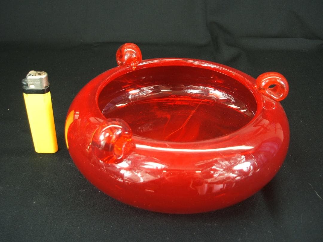 昭和中期物の美しい赤ガラスの吊るし円形花器 テーブルアクア USED品