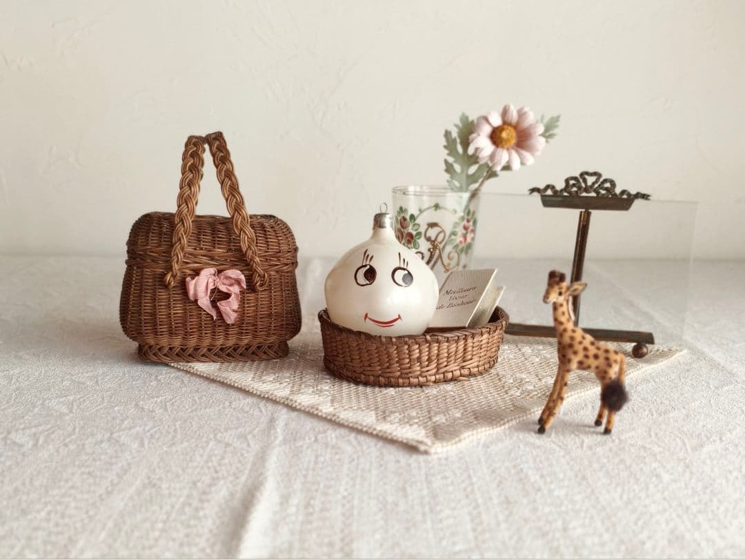 【ペンペン さま】vintage ୨୧ リボン飾り ヴィンテージフレーム