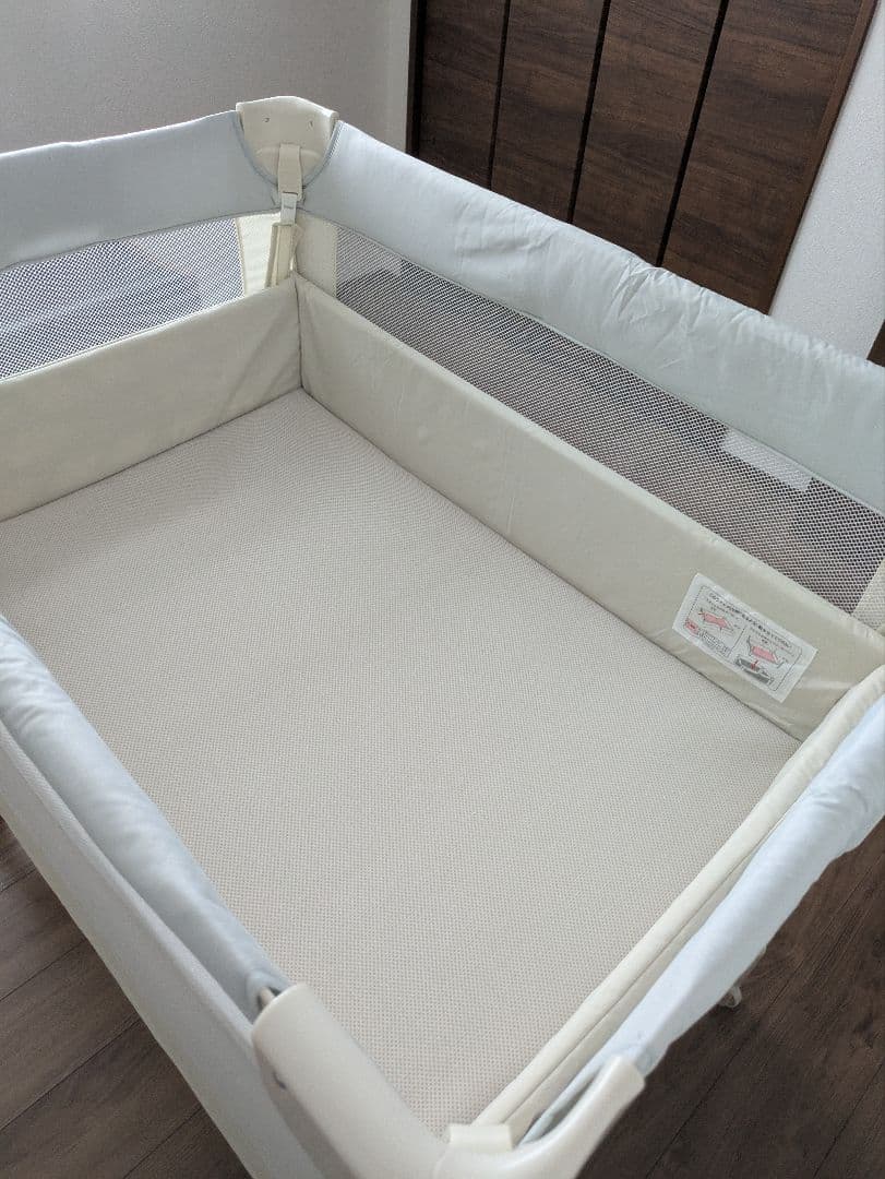 アップリカ ココネルエアー ベビーベッド ホワイトグレー
