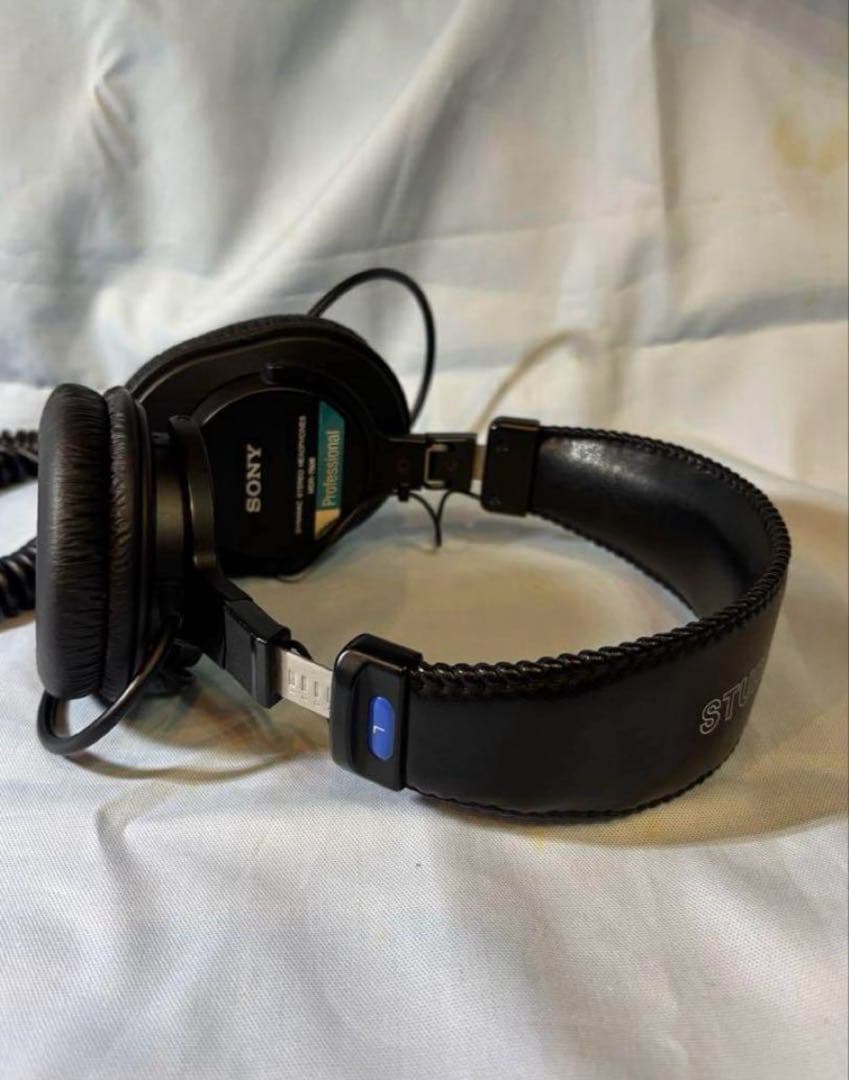 【美品】SONY￼/MDR-7506 スタジオモニターヘッドホン(密閉型)