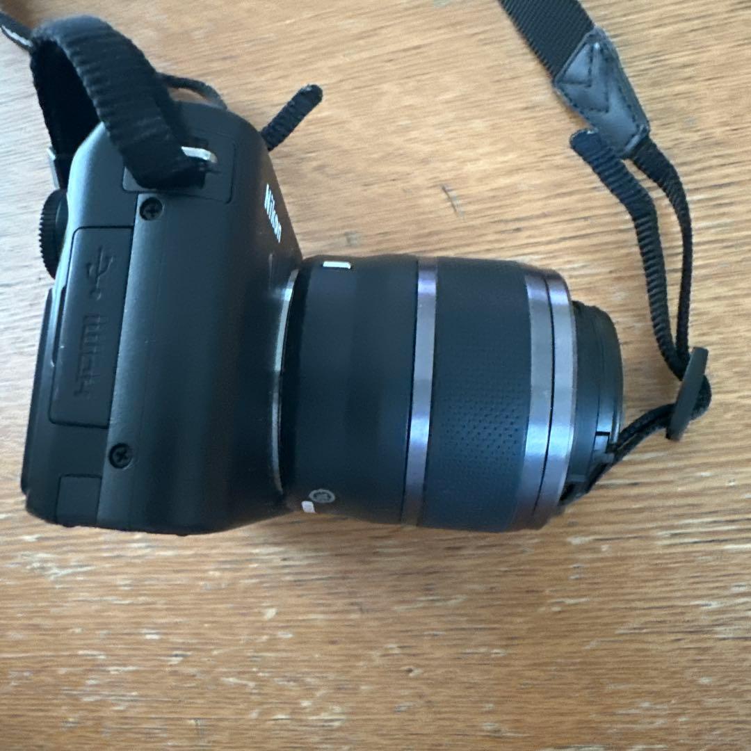 Nikon 1 J1 ミラーレスカメラ