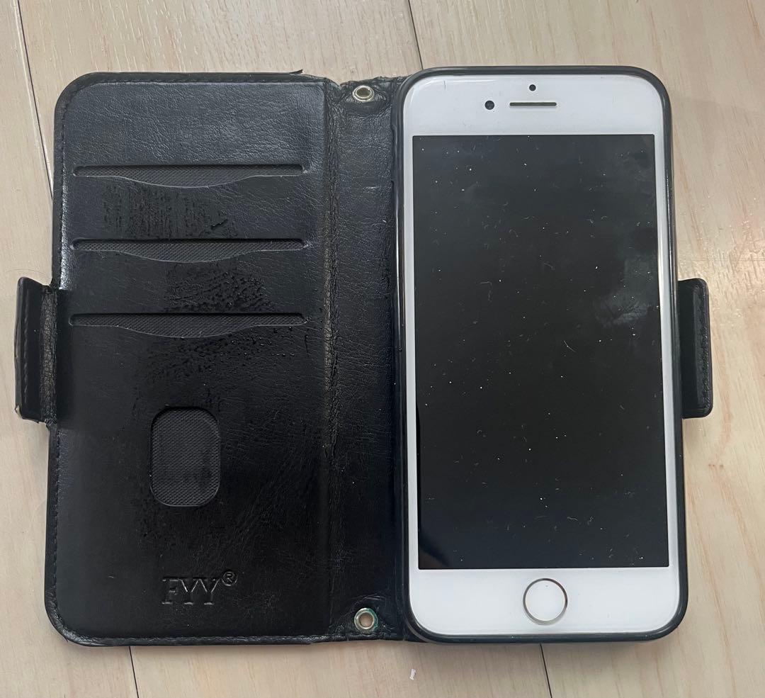 Apple iPhone 8 64GB 背面割れ