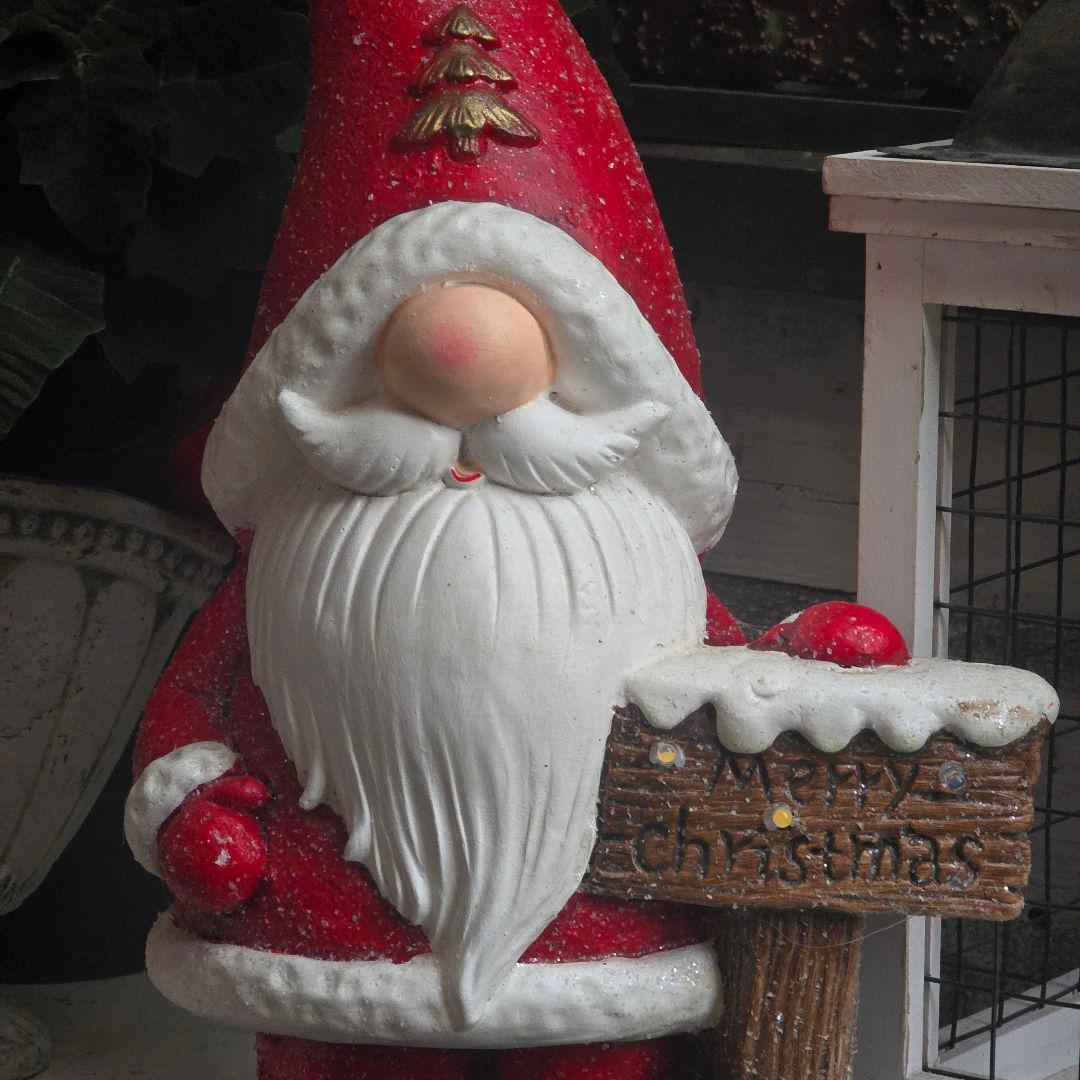 サンタさんよりオシャレな帽子を被った巨大3等身ノームさんのオブジェ・1点物໒꒱