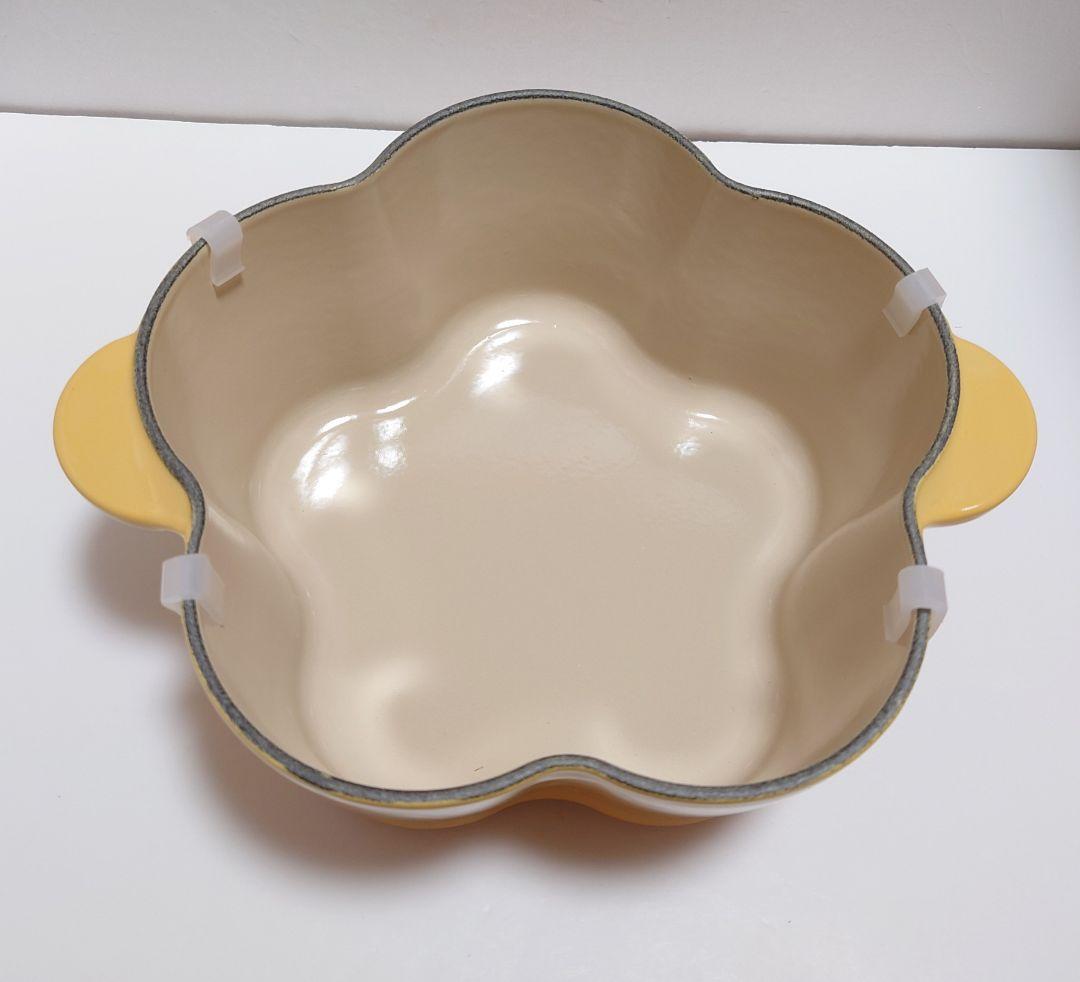 【新品】ル・クルーゼ　ココットフルール　20cm