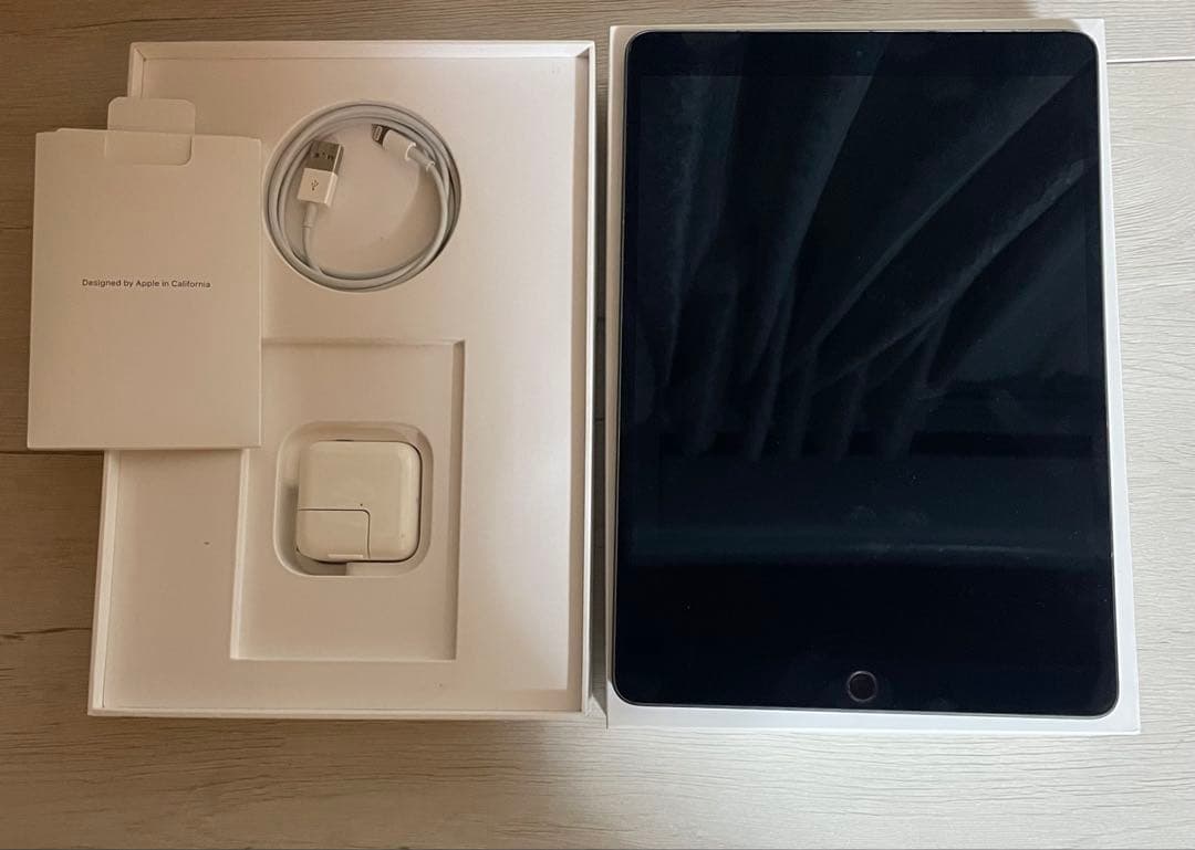 [訳あり]iPadair3 64gb wifi セルラー　simフリー