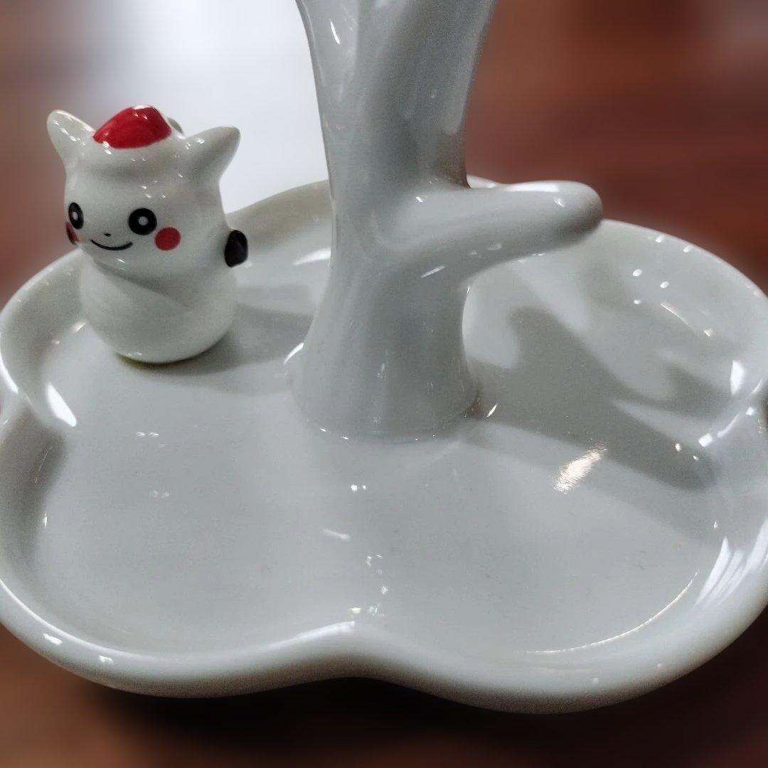 と*う様 ピカチュウ×雪だるま　ポケモンセンター限定品　陶器製　アクセサリートレ