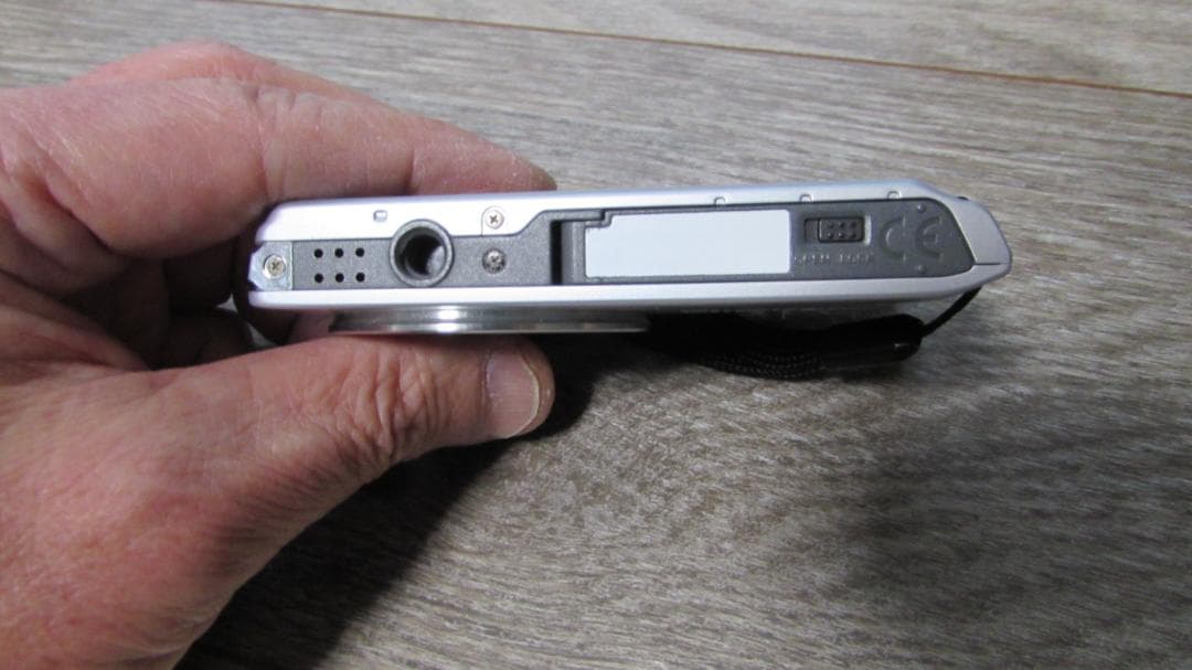 CASIO EXILIM EX-S200 コンパクトデジタルカメラ シルバー