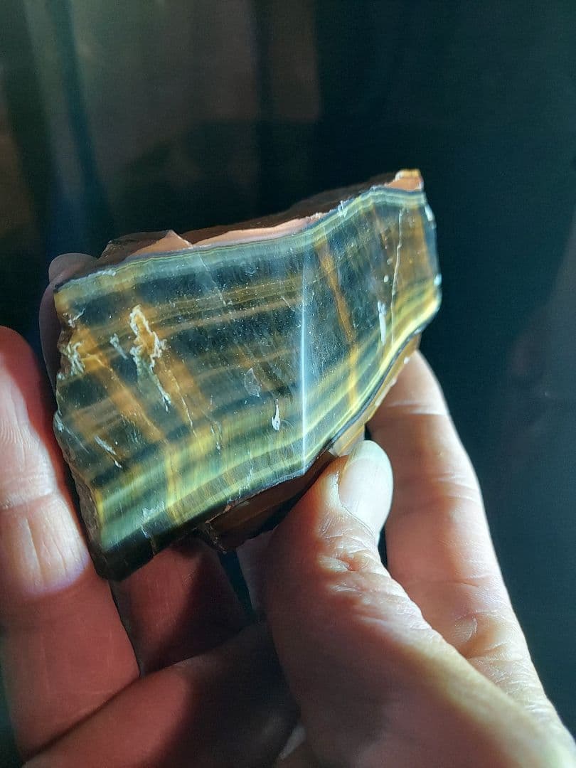 超絶ギラギラシラーが浮かぶ！ 綺麗なミックスタイガーアイ 原石 表面磨き494