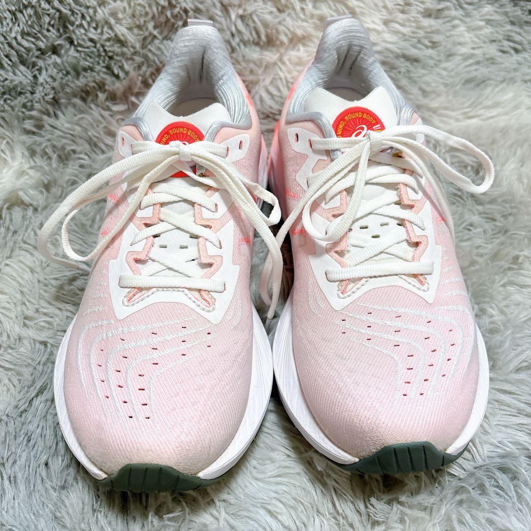 美品アシックス25.5cm ノヴァブラスト4 ランニングシューズ　駅伝カラー