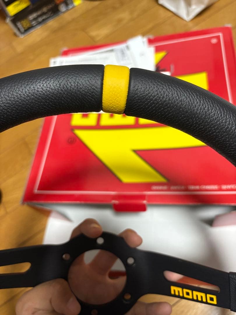 モモ(Momo) ステアリング MOD.08 35パイ