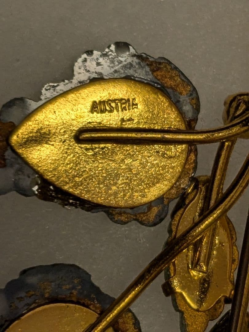 オーストリア AUSTRIA 葡萄 フルーツガラス ブローチ