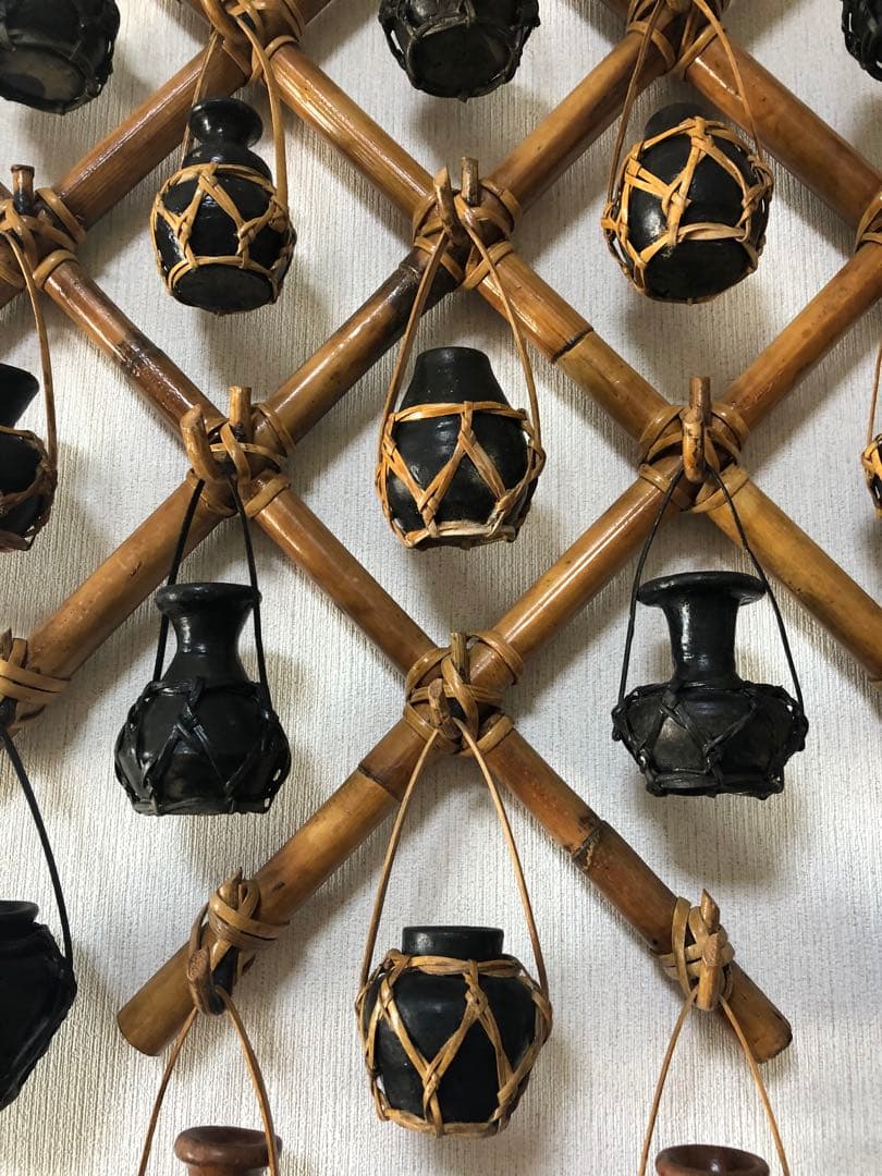 グアム　小さい花瓶の掛け物　一輪挿し