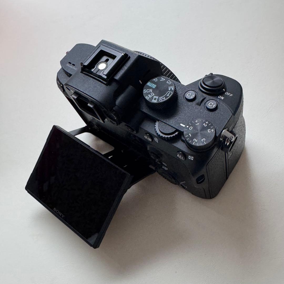 t*o様 SONY α7 III 本体 バッテリー・ストラップ·取扱説明書