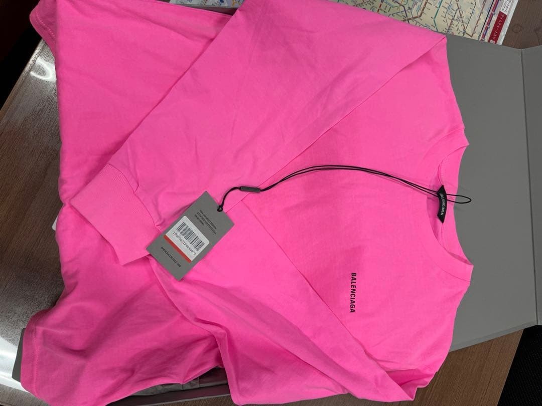 BALENCIAGA ピンク 長袖Tシャツ 新品タグ付き