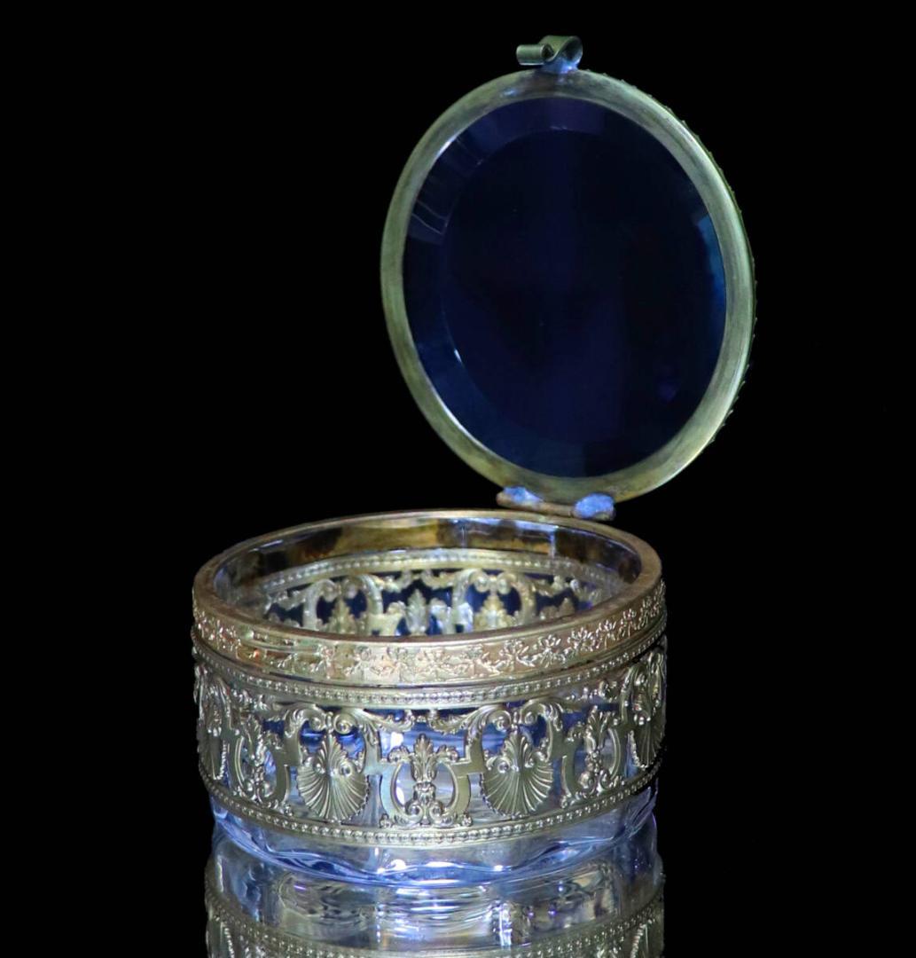 オールド・バカラ 美術館級 ブロンズ装飾 蓋物 百合と貝殻の紋章 アンティーク