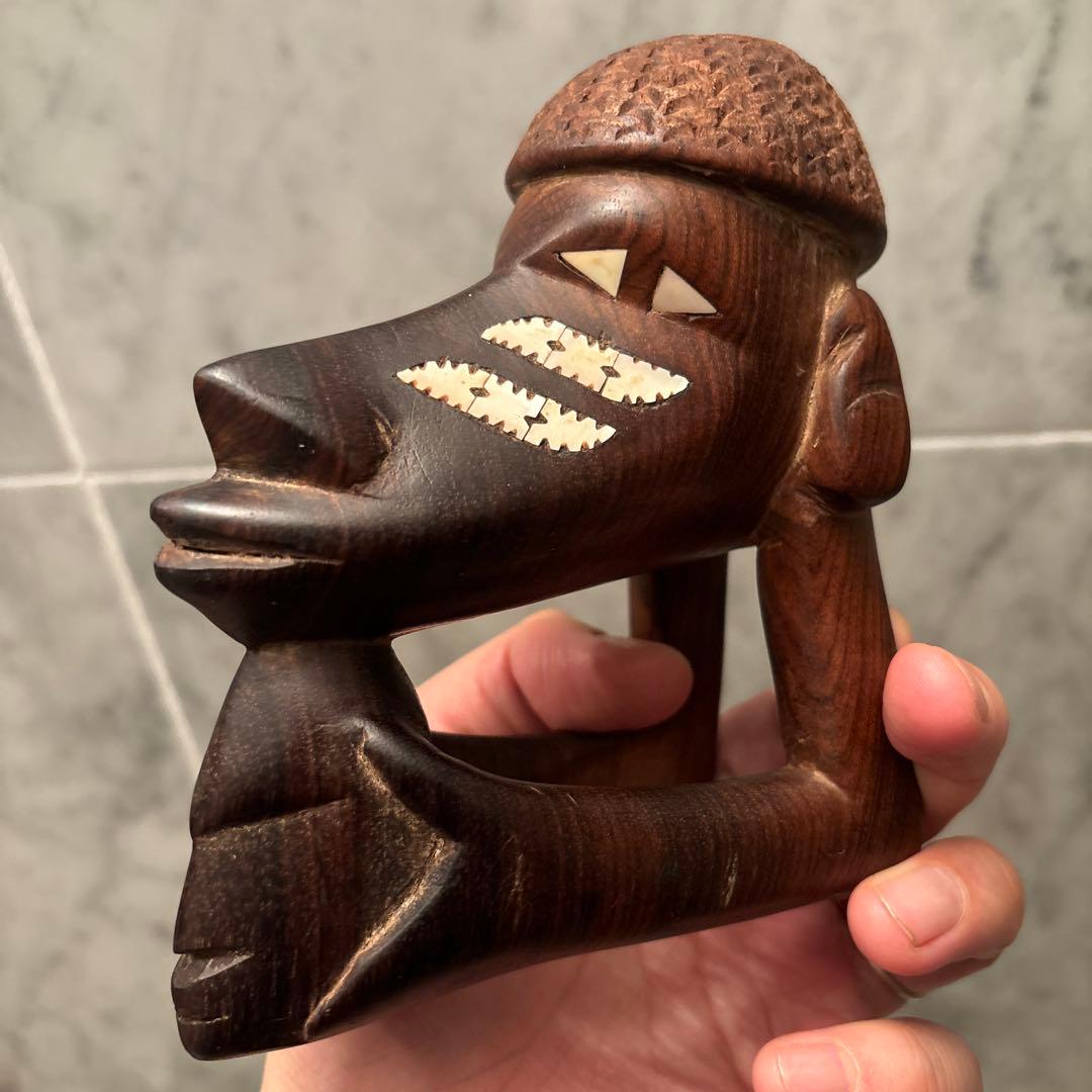 西アフリカビンテージ本能的に引き寄せられる瞳やお顔の貝殻が美しい一刀彫りオブジェ