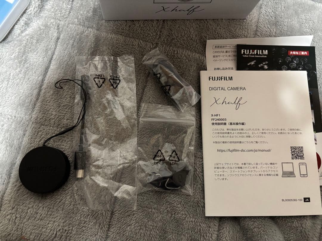 FUJIFILM X-half X-HF1 付属品多数 シャッター回数1000回