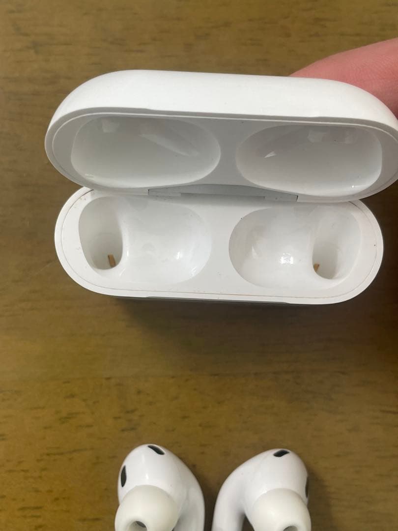 AirPods Pro 本体 ホワイト　エアポッズプロ　アップル純正