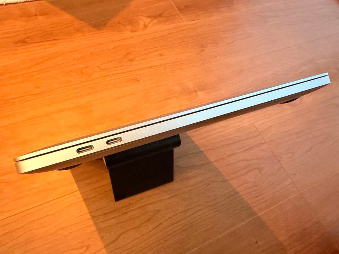 MacBook Pro M1 13 インチ 16GB/256GB シルバー