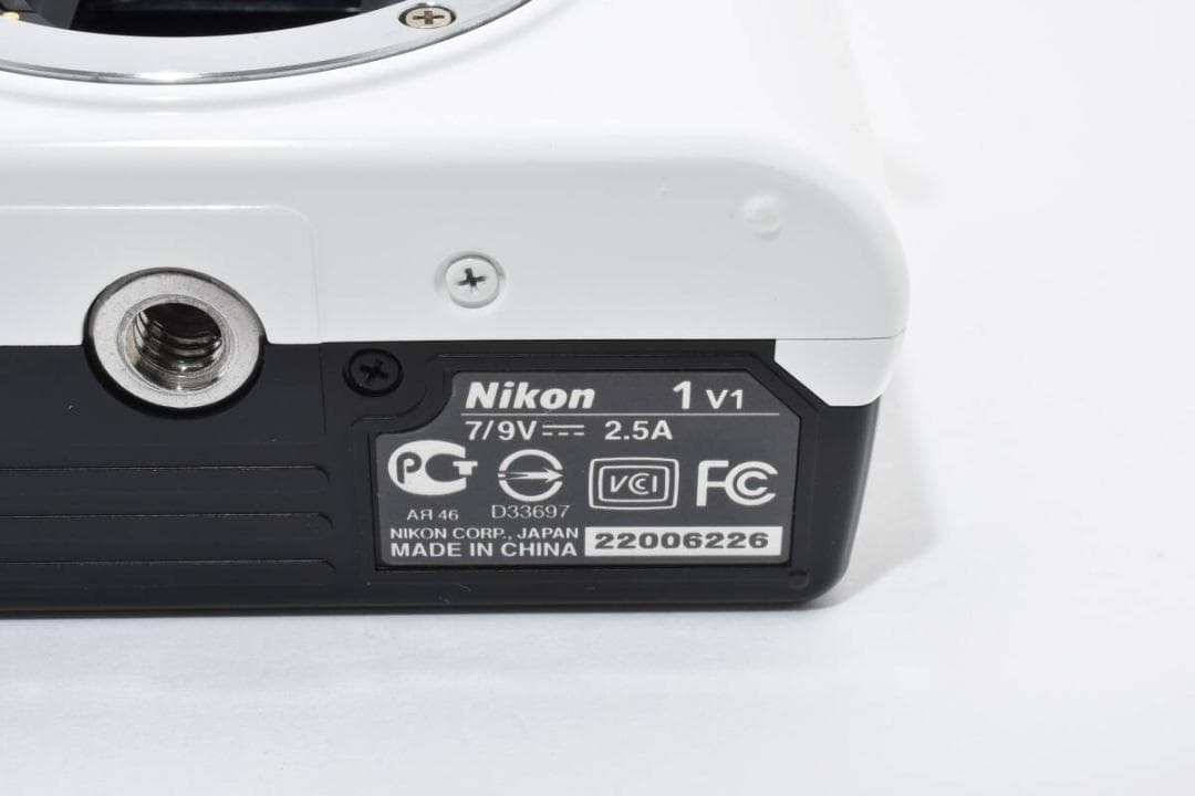 ショット数: 3311回 Nikon ニコン V1 ボディ #1147