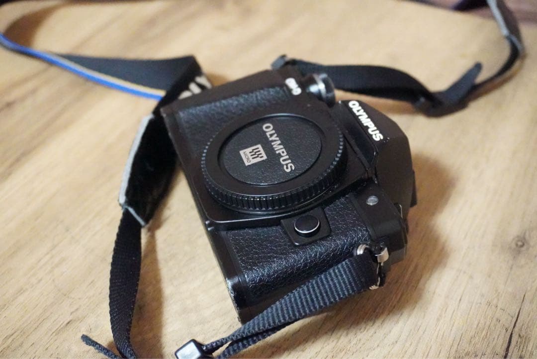 動作品OLYMPUS OMD E−M10 MarkⅡ カメラ本体バッテリーセット