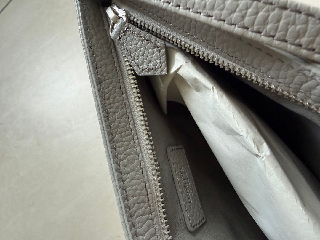 ［新品未使用！HushTug］ サコッシュ ショルダーバッグ 本革