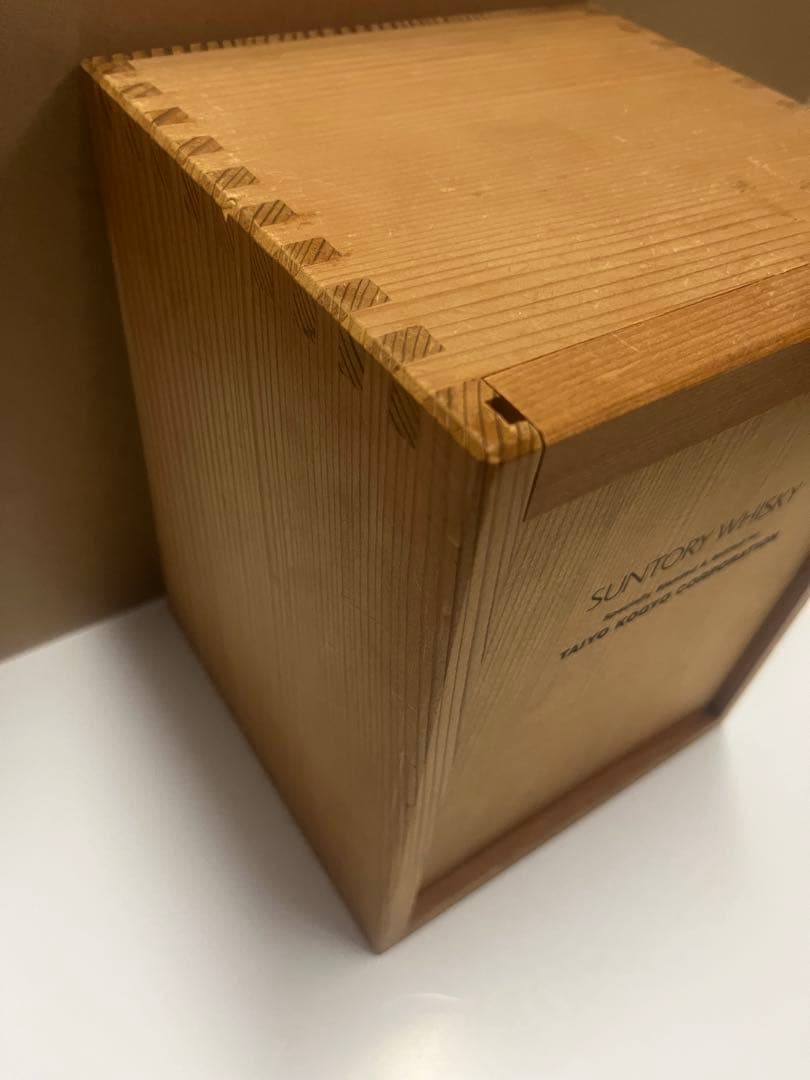 希少 サントリーウイスキー 太陽工業40周年記念 陶器ボトル 未開封 木箱限定品