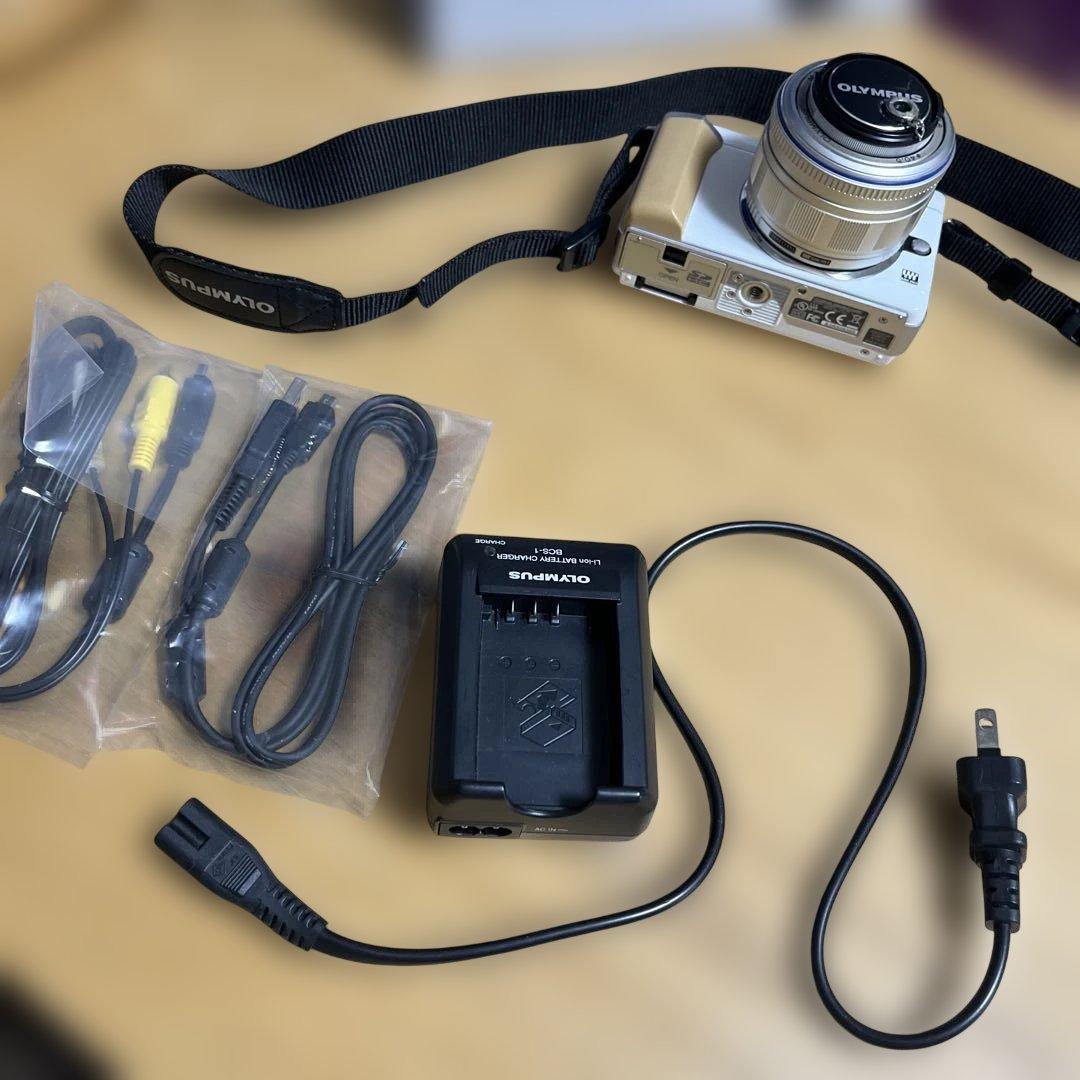 ヨ*ー様 OLYMPUS デジタル一眼レフカメラ M.ZUIKO 14-42mm