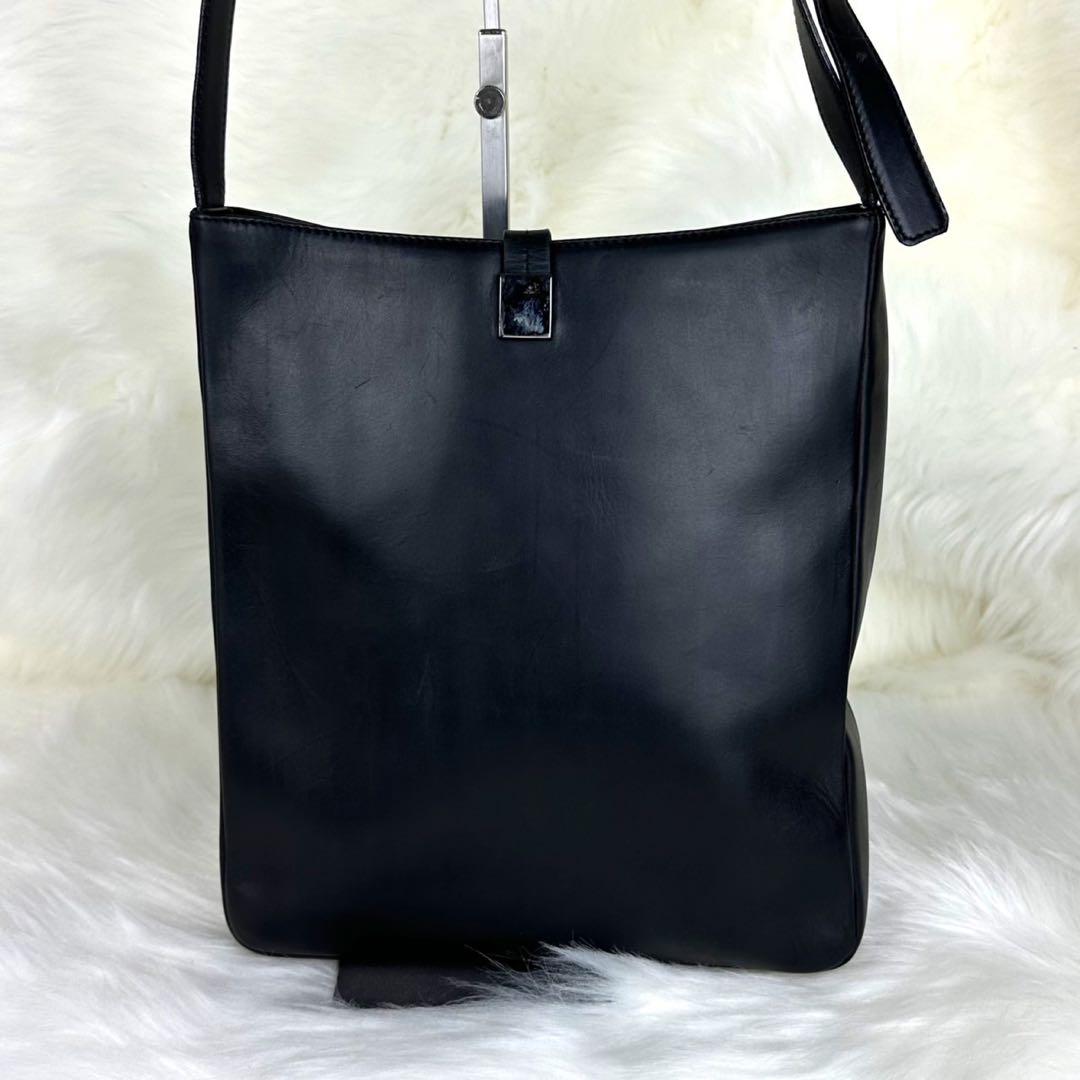 人気モデル✨ フェラガモ ショルダーバッグ ガンチーニ ロック金具 レザー