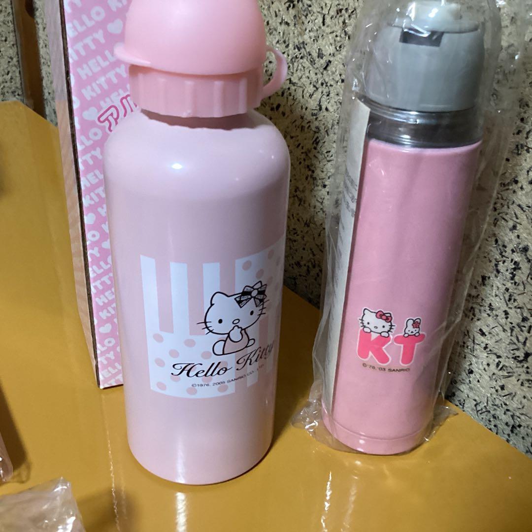 2294 ハローキティ食器セット　弁当箱 &さくら小皿 &ポンプボトル