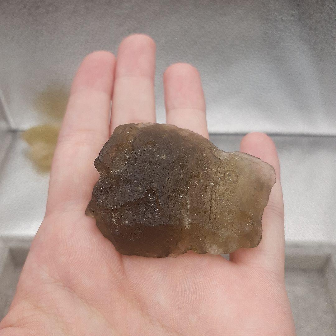 ブラック　リビアングラス　原石