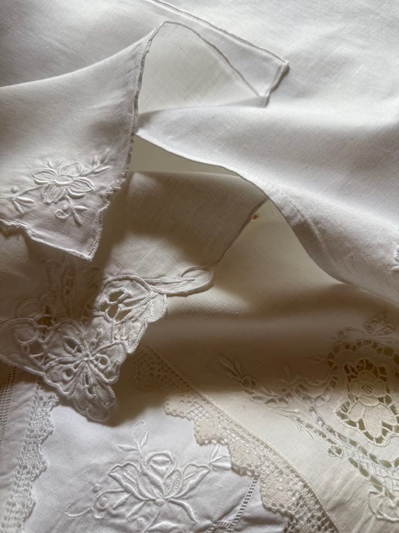 SALE❗️フランスアンティークஐ⋆*ホワイト刺繍レースのハンカチ・クロス