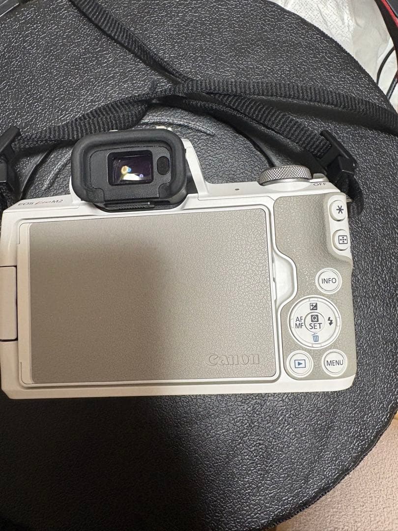Canon EOS Kiss M2 ボディ　動作未確認