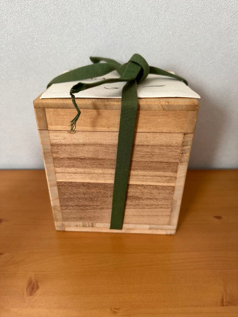 ★セール★井上萬二　人間国宝　青白磁彫文 香炉　笹