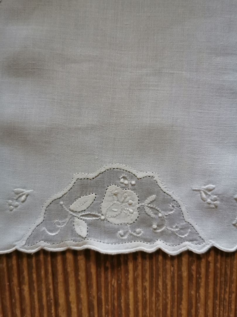 アンティーク カクテルナプキン マディラ/マーガブ刺繍 葉と花のショートクロス