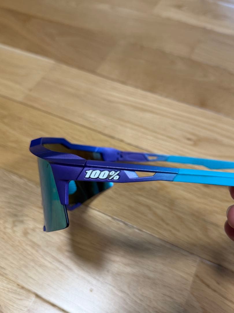 100% スポーツサングラス 青/緑